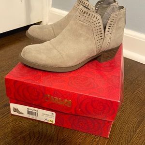 Grey/beige suede booties with wood heel size 7.5